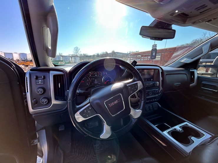 2015-gmc-2500-image-12