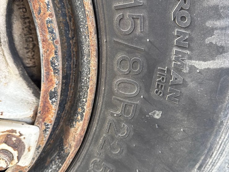 1986-white-140-image-73