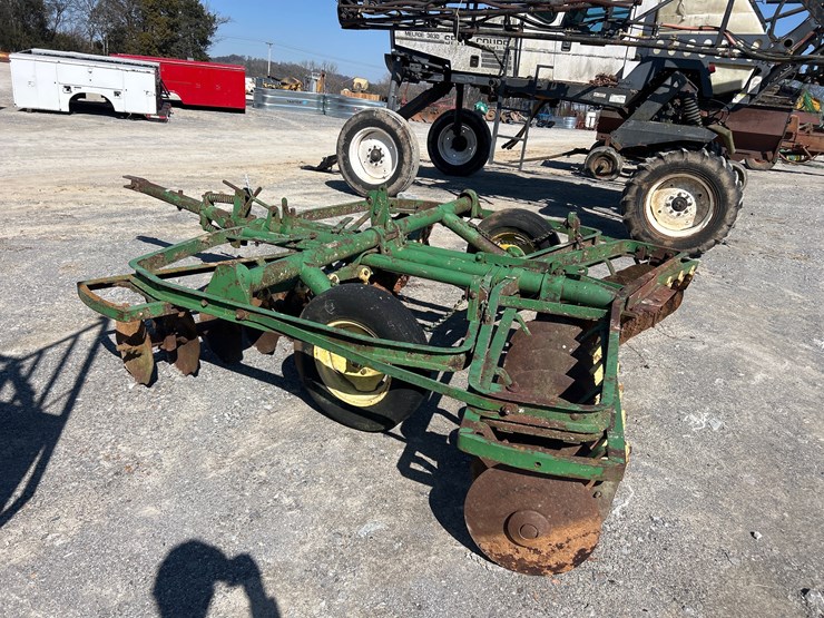 john-deere-10-image-2