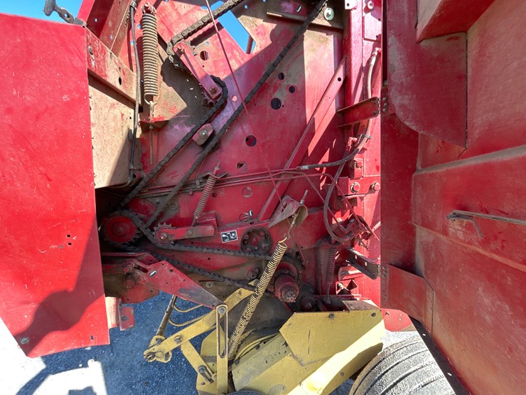 new-holland-678-image-9