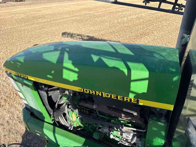2000-john-deere-4700-image-77