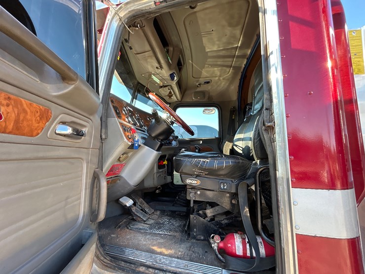 2007-peterbilt-357-image-13