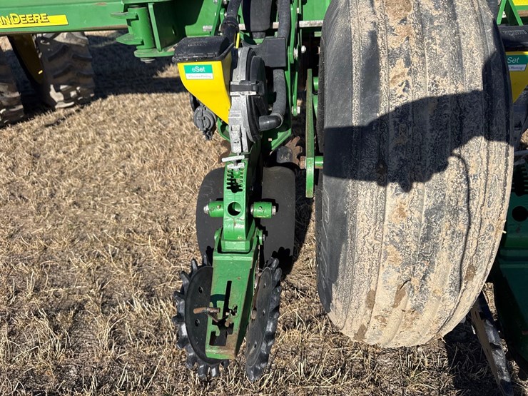 2014-john-deere-1770nt-image-19