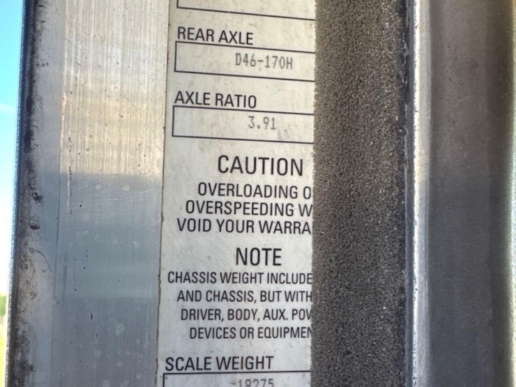 2011-kenworth-w900-image-32