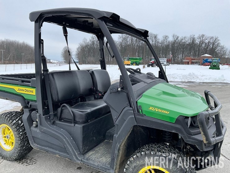 2024-john-deere-gator-image-26