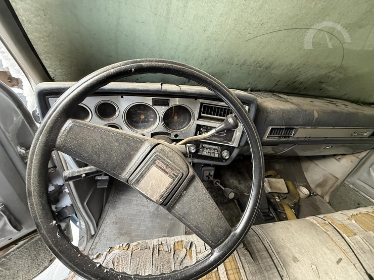 1983-chevrolet-suburban-image-20