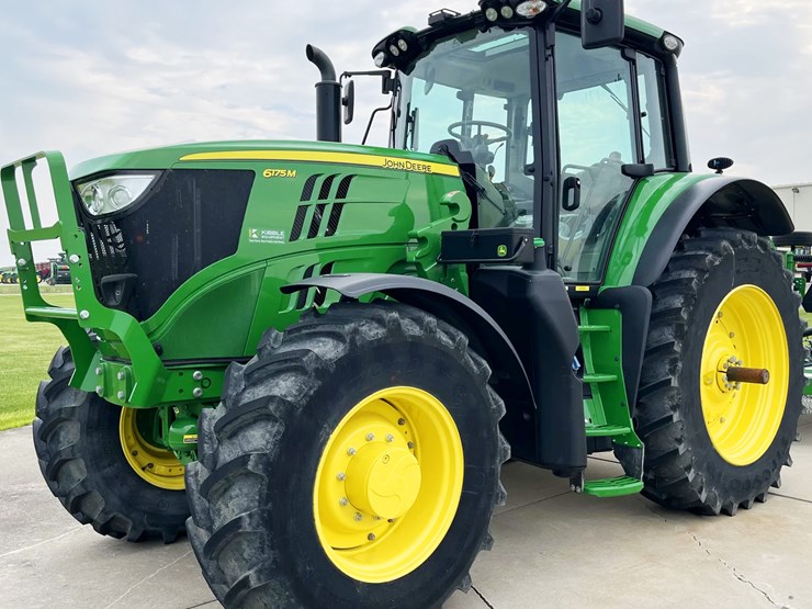 2023-john-deere-6175m-image-1