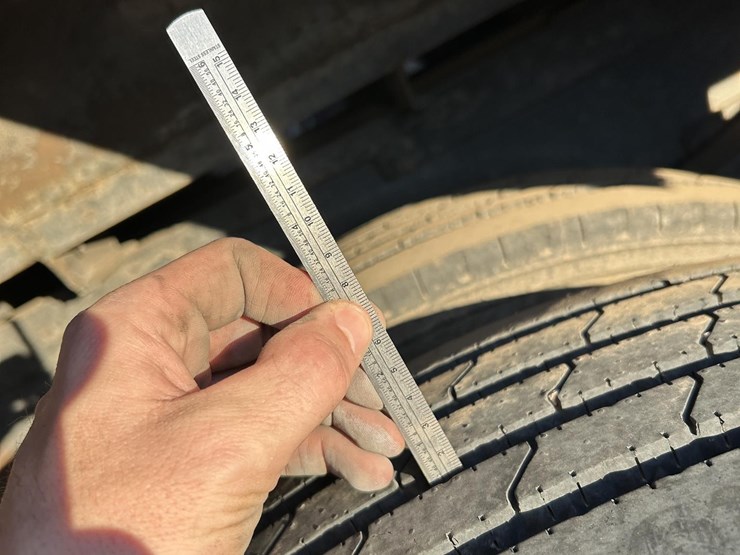 2016-volvo-f613-image-30