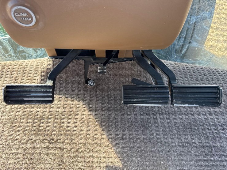 2008-john-deere-8330-image-64