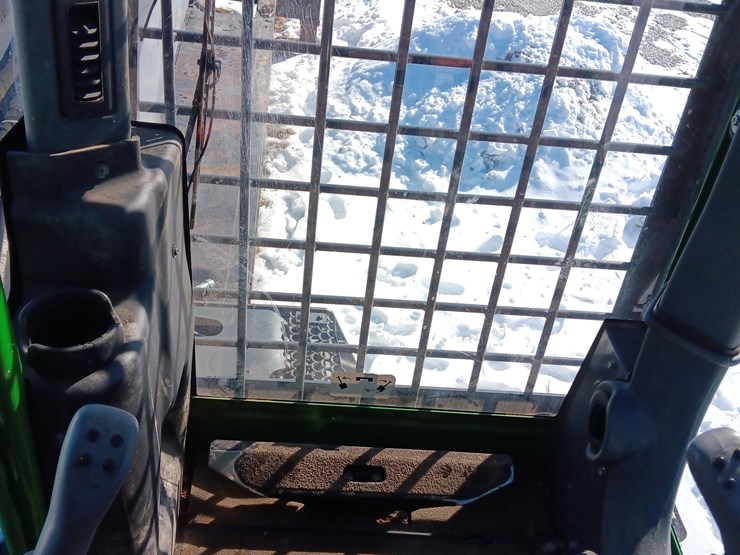 2019-deere-437e-image-31