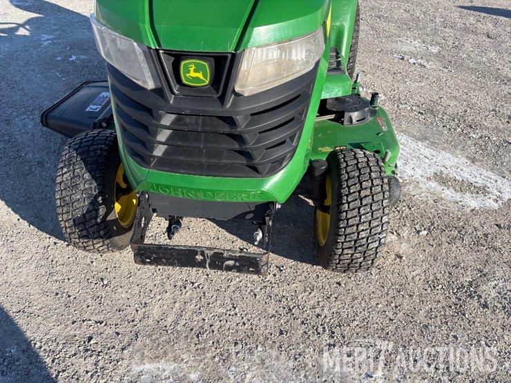 2023-john-deere-x590-image-9