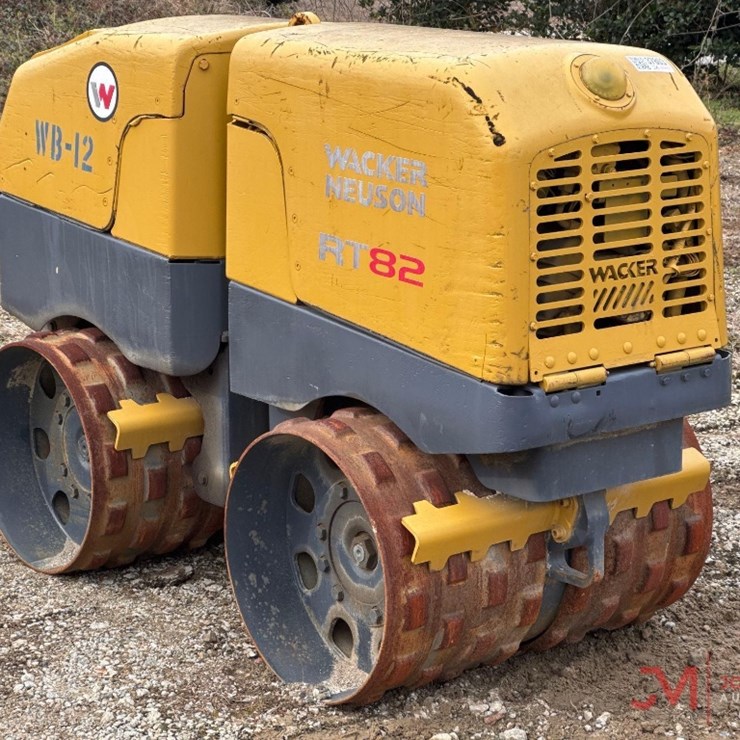 WACKER NEUSON RT82