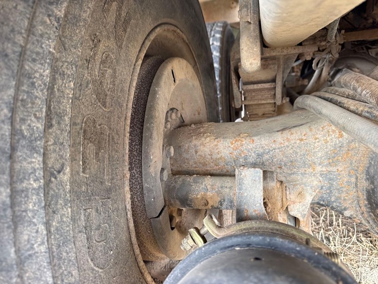 1986-white-140-image-51