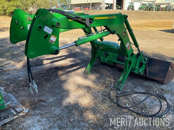 2022-john-deere-520m-image-6
