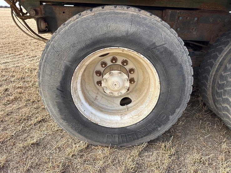 1986-white-140-image-56