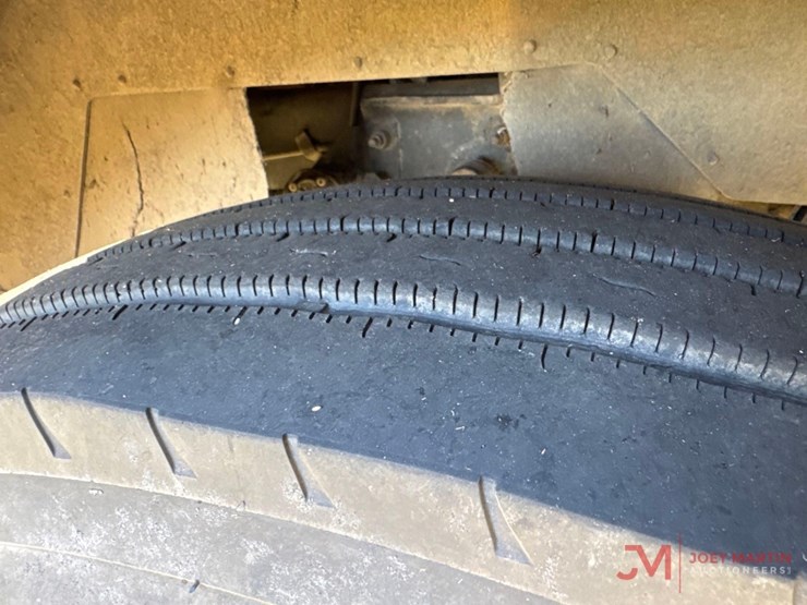 2011-kenworth-w900-image-14