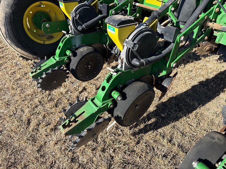 2014-john-deere-1770nt-image-22