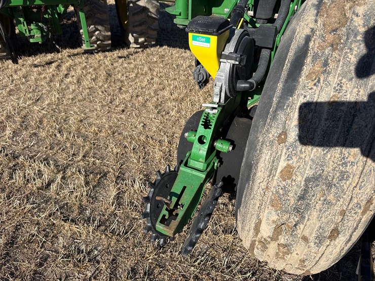2014-john-deere-1770nt-image-15