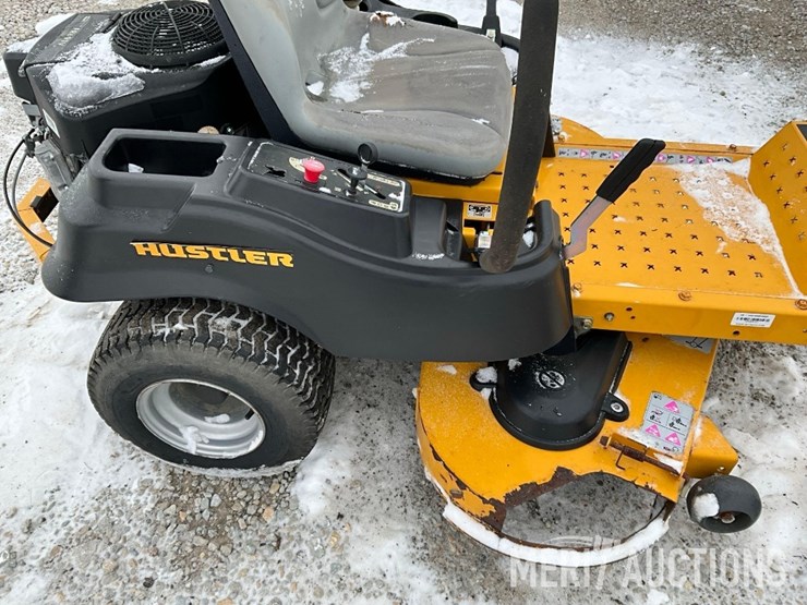 2015-hustler-raptor-zero-turn-image-14