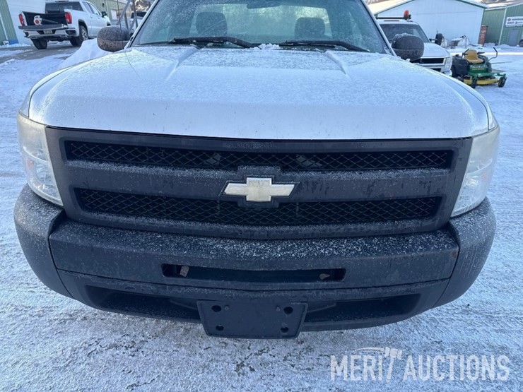 2011-chevrolet-silverado-1500-image-10