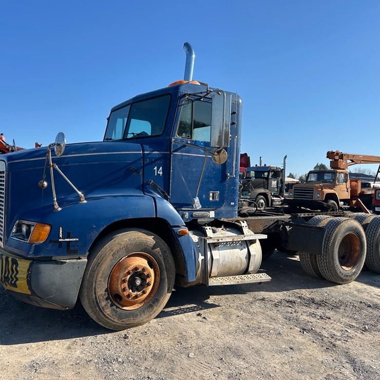 2000 FREIGHTLINER FLD112
