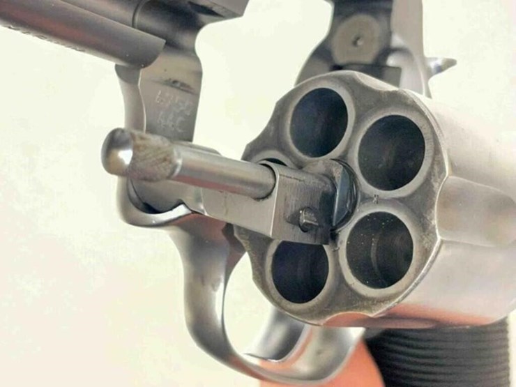 taurus-revolver-image-13