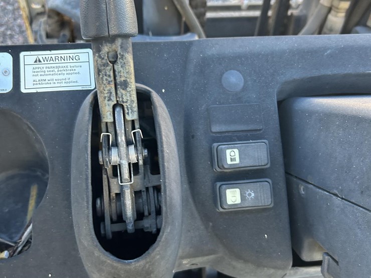 2002-yale-gc100mjn-image-29