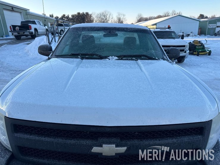 2011-chevrolet-silverado-1500-image-9