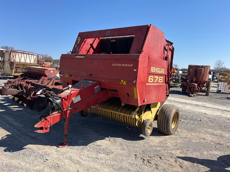 new-holland-678-image-1