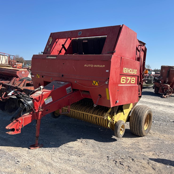 NEW HOLLAND 678