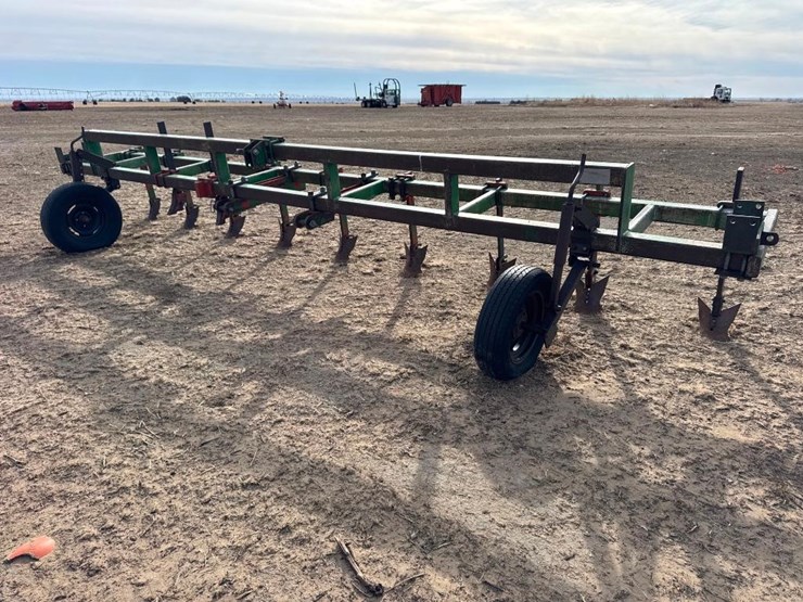 9-shank-cultivator-image-1