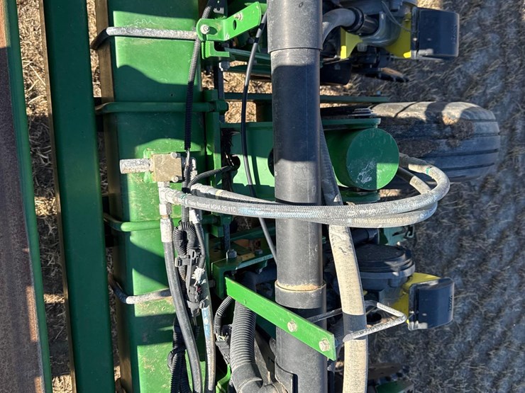 2014-john-deere-1770nt-image-79