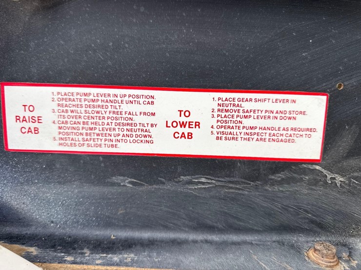 1986-white-140-image-82