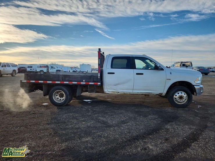 2012-dodge-3500-image-24