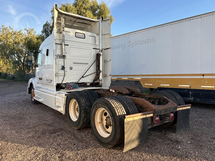 1999-volvo-vnl64t770-image-45