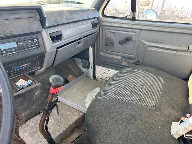 1998-ford-f800-image-13