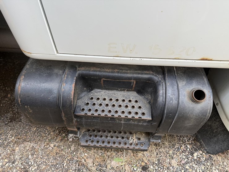 2000-international-4700-image-5