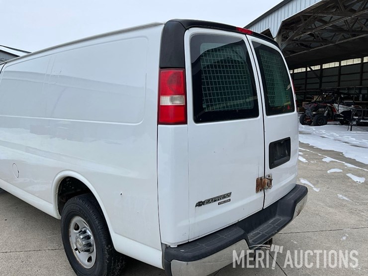 2014-chevrolet-2500-image-12