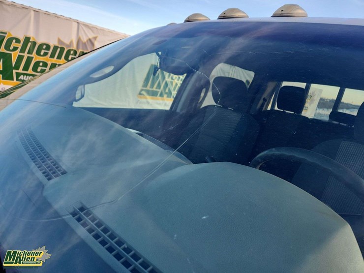 2012-dodge-3500-image-36