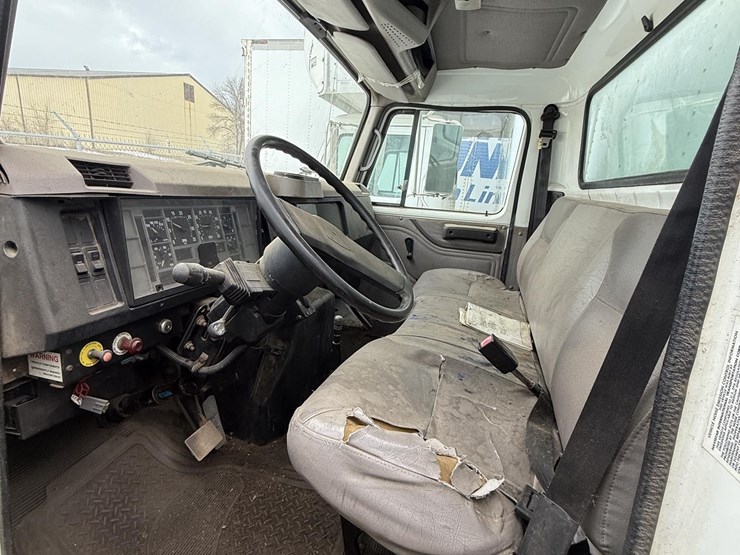 1998-international-4700-image-11