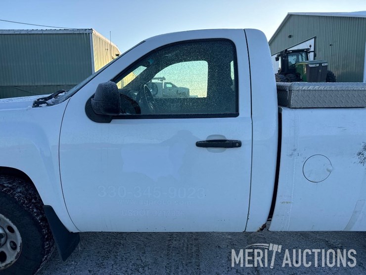 2011-chevrolet-silverado-1500-image-14