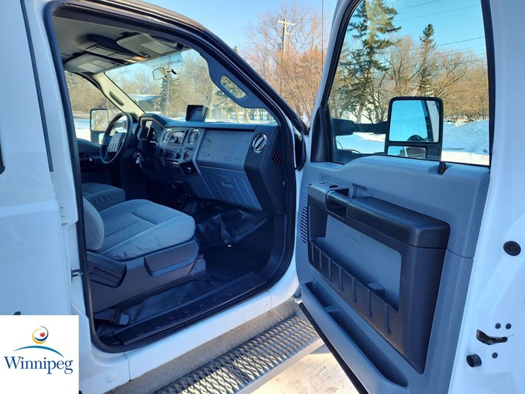 2016-ford-f550-image-17