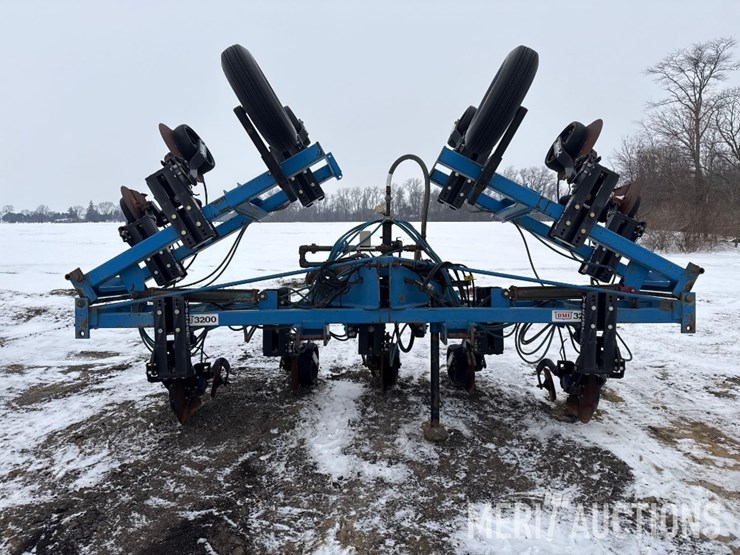 2010-dmi-3200-image-9