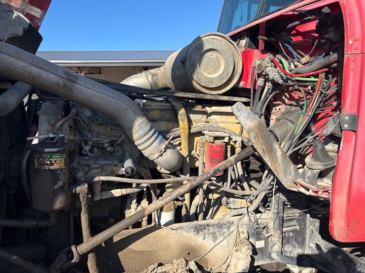 1996-freightliner-fld120-image-12