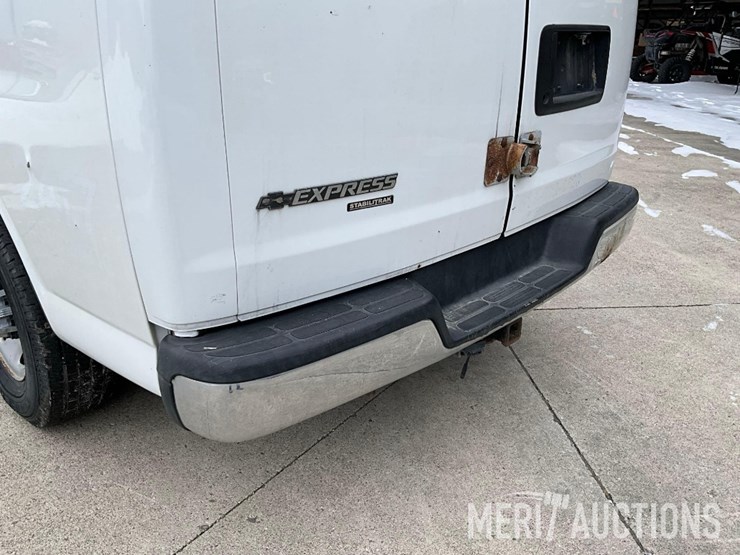 2014-chevrolet-2500-image-13