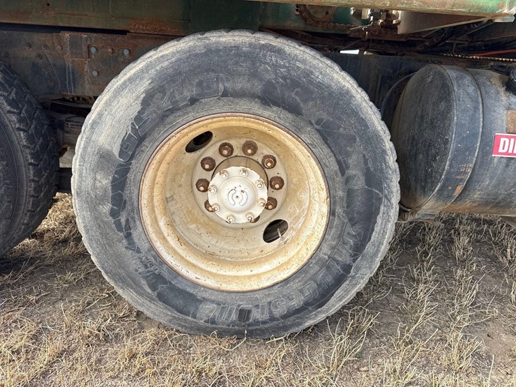 1986-white-140-image-60