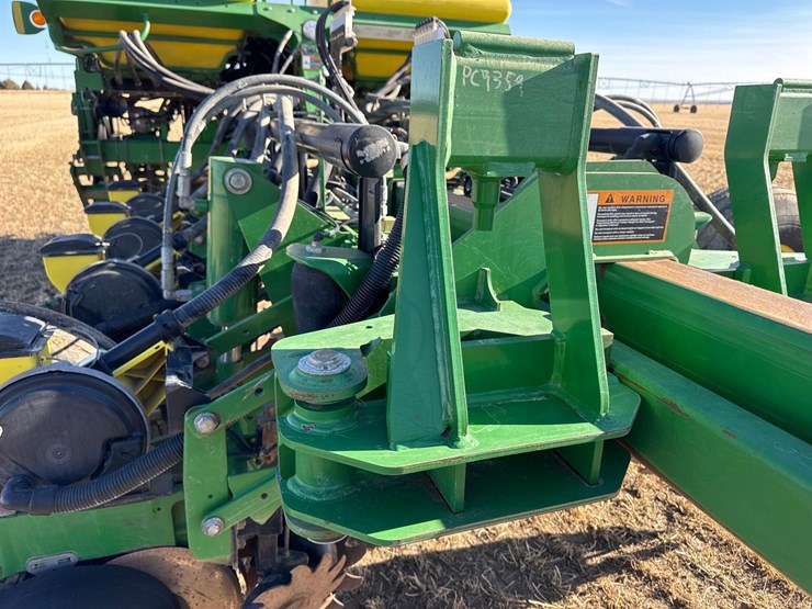 2014-john-deere-1770nt-image-66