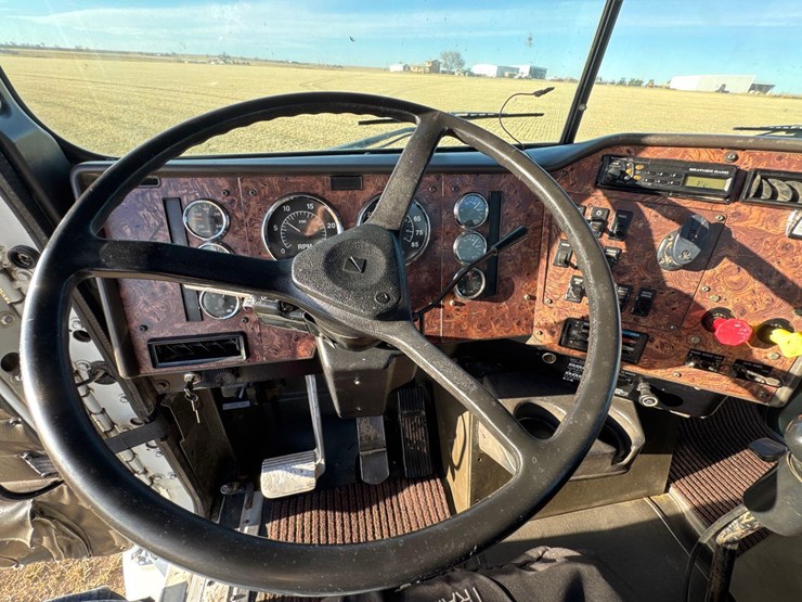 1999-international-60-image-17