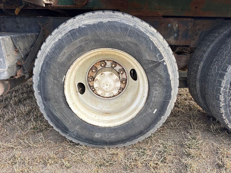 1986-white-140-image-39