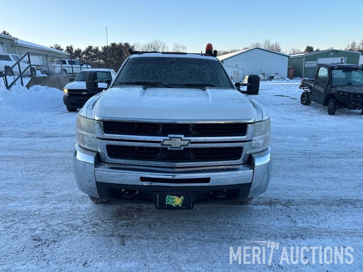 2009-chevrolet-3500-image-8